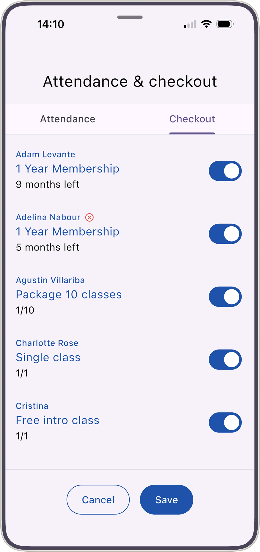 App Bobclass Team su iPhone con dettagli della lezione e lista clienti